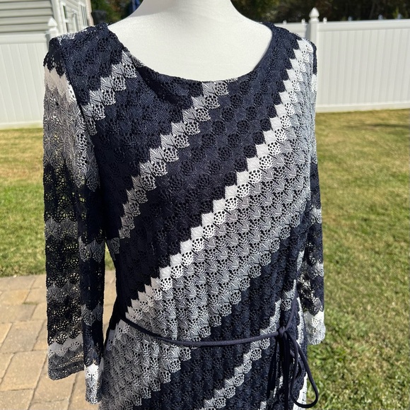 Navy Blue/Gray/White Striped Midi Dress with Unlined Bell Sleeves NWT Sz 10 - Picture 4 of 17